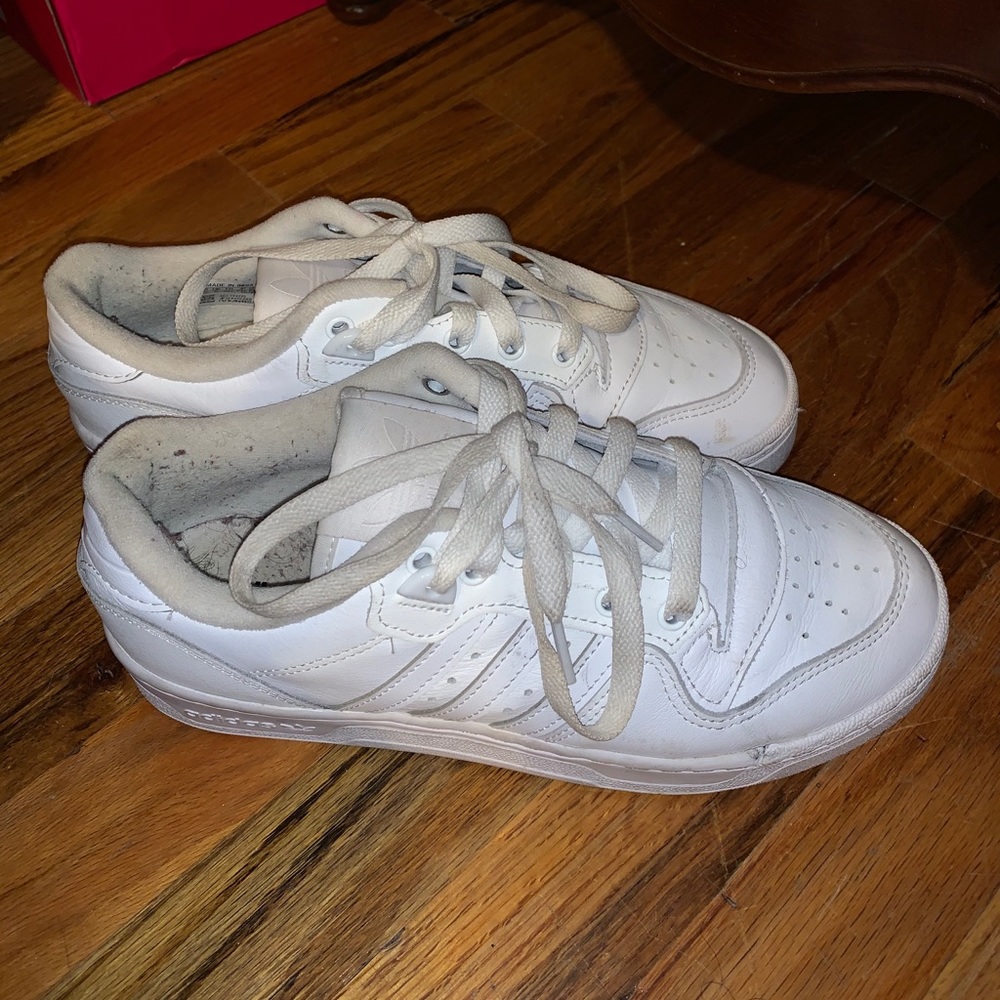 Adidas rivalry low sneakers